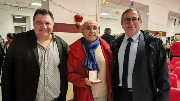 Remise de la médaille de l'Assemblée nationale à Christian Faurie