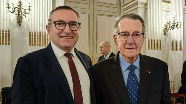 A la cérémonie de promotion dans l'Ordre du Mérite de Guy Darmanin