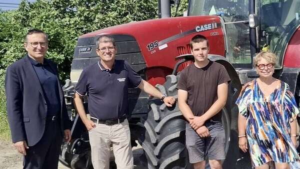 Visite de l'exploitaion agricole de Guinot à Merville