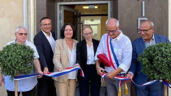 A l'inauguration de la mairie de St Paul sur Save