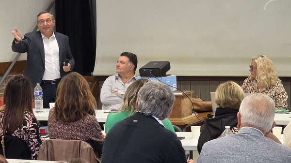 Rencontre avec les maires pour encourager les marchés de plein vent