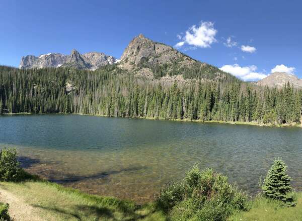 PENSEZ-VOUS QUE LE BONHEUR NE SE TROUVE QU'UNE FOIS EN HAUT DE LA MONTAGNE?