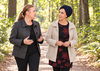 Personne marchant en pleine nature séance coaching