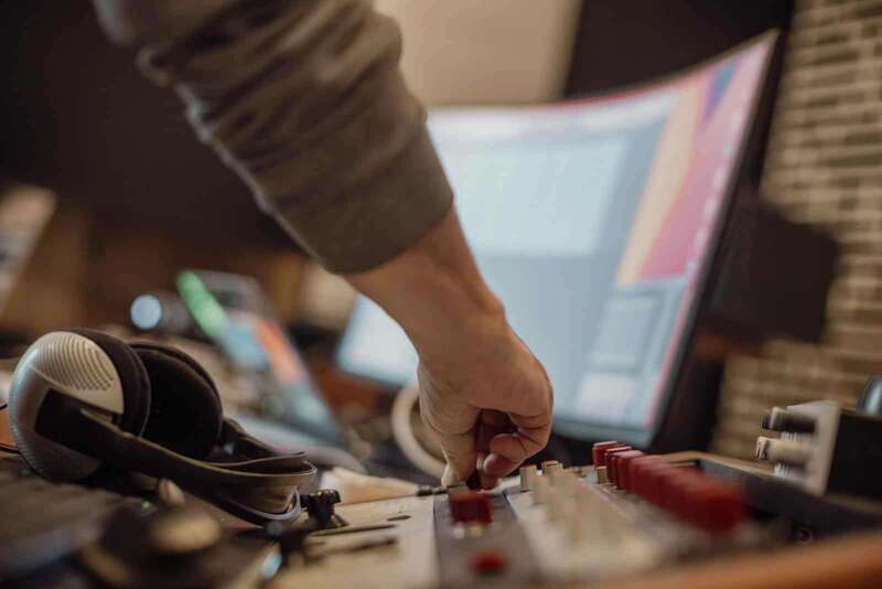 p120251126-4103496-vbdrq8