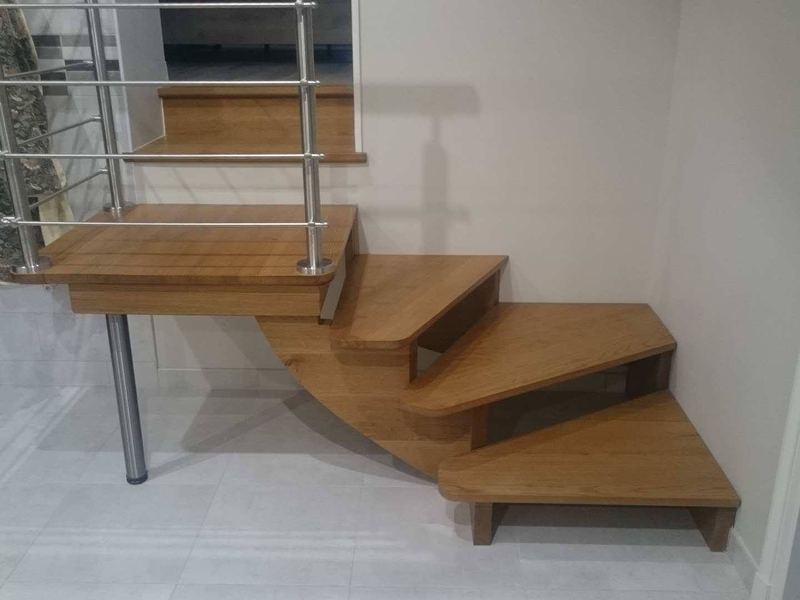 Escalier fabriqué en chêne et inox, Pouillac (17) 