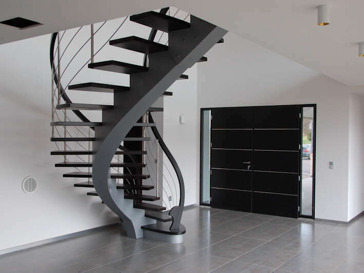 Escalier limon central moderne