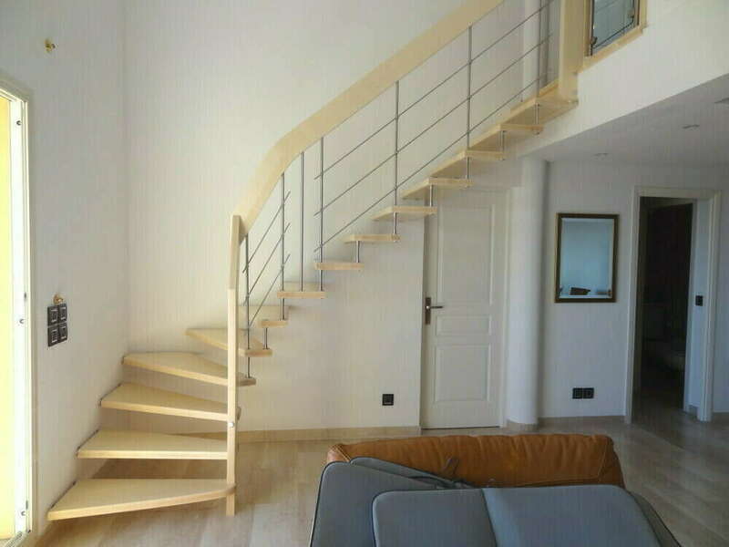 escalier-n-2-de-escalier-traditionnel-a-escalier-suspendu-1469