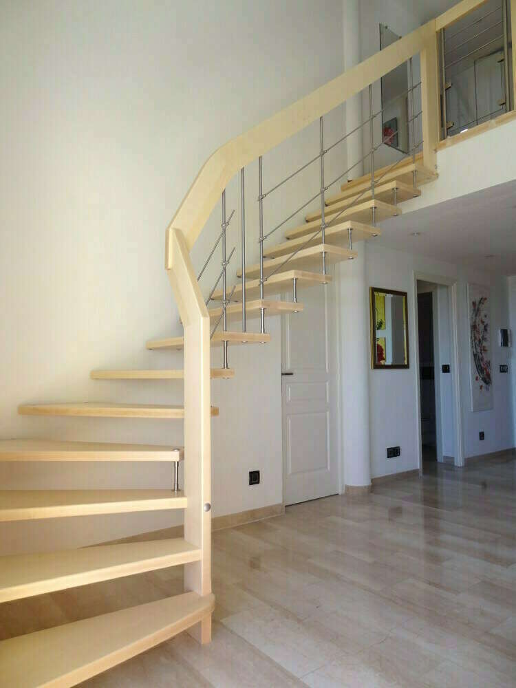 escalier-n-2-de-escalier-traditionnel-a-escalier-suspendu-1472