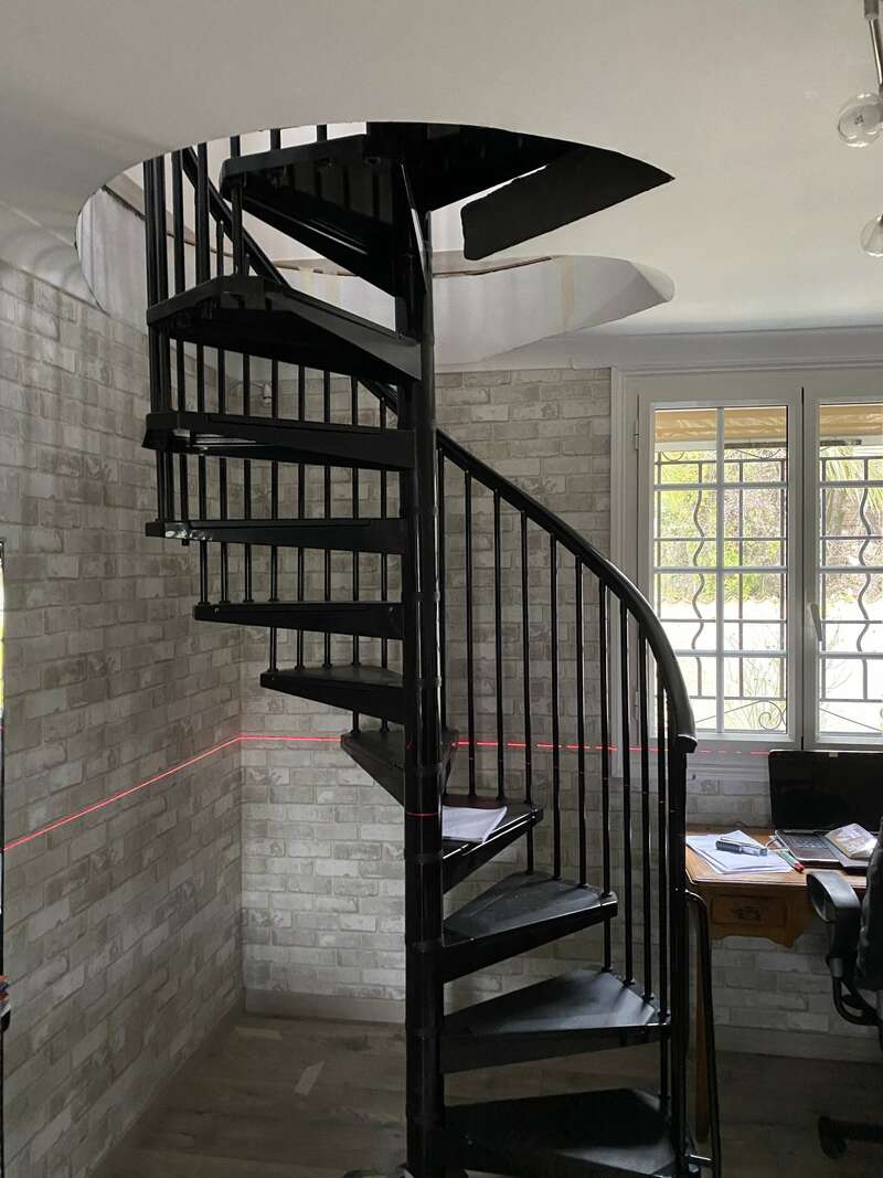 escalier tournant métal