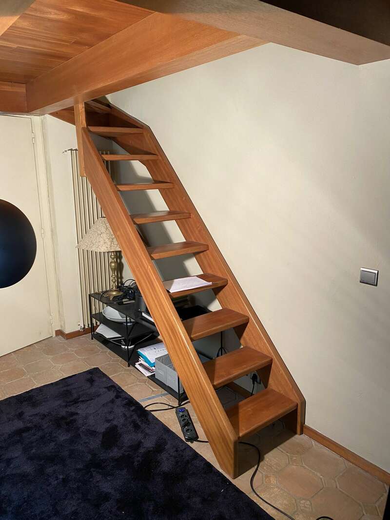escalier bois avant
