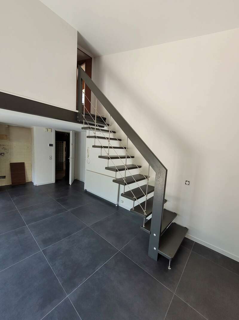 escalier métal après