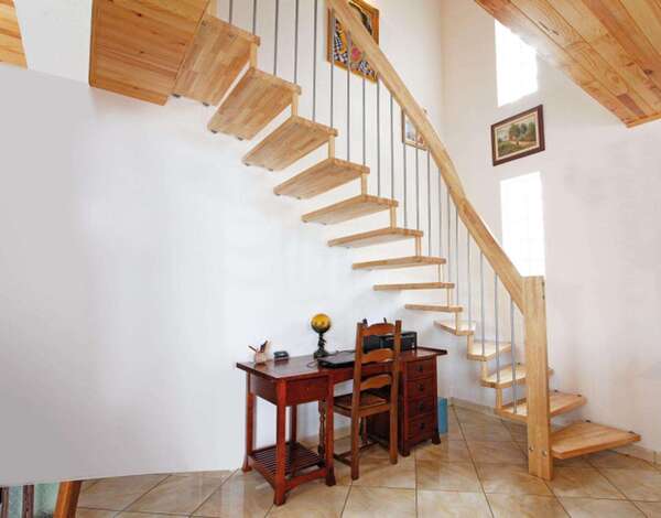 Pourquoi un escalier sur-mesure réalisé par un artisan offre le meilleur rapport qualité-prix ?