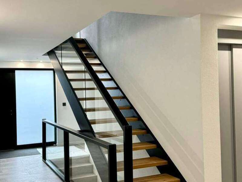 aura_droit_-_laque_noire_-_vitrage_-_gc_vitre__allemand_groshurt___1_