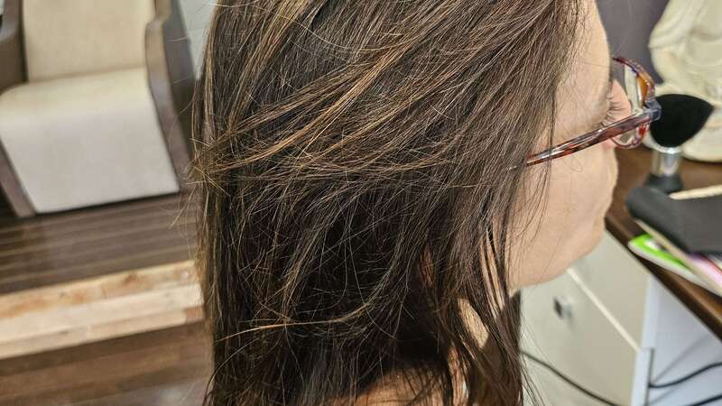 Présentation coiffure volume cheveux fins en salle lumineuse