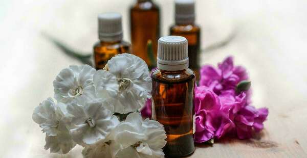 Les huiles essentielles sont-elles bénéfiques ou inutiles ?