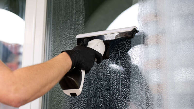 Nettoyage manuel ou à la raclette