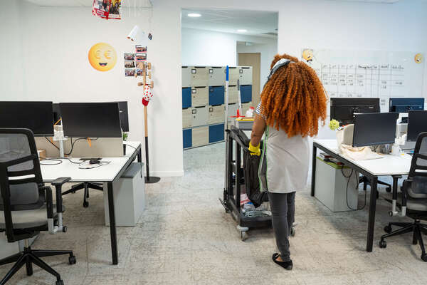 Propreté des locaux professionnels : impacts sur la santé, la productivité et l’image de marque 