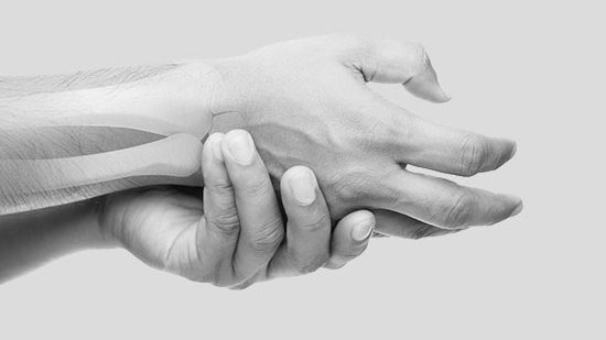 Tendinite de De Quervain : quand la douleur du pouce devient insupportable