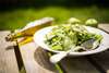 salade verte et huile dolive pour regimes restrictifs