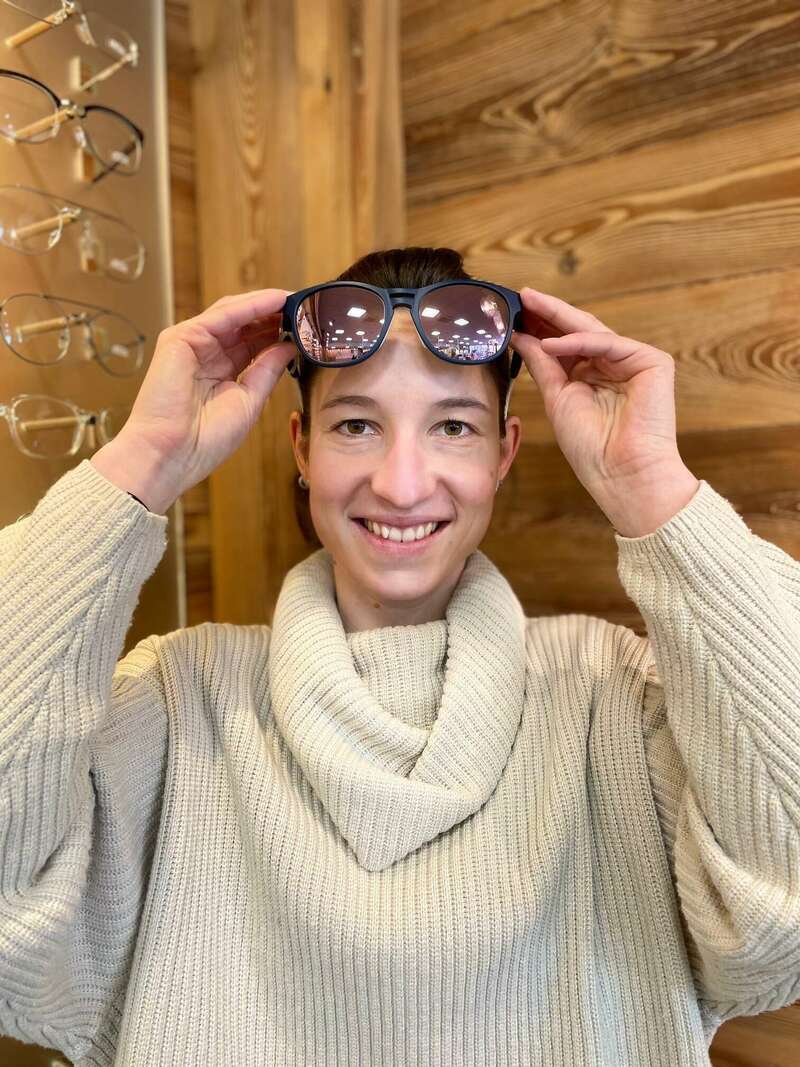 Arrivée en 2010 en apprentissage, Coralie n'a jamais quitté les murs depuis! Perfectonniste dans l'âme, elle fera toujours au mieux pour satisfaire ses clients. Avec elle, rien ne traîne!