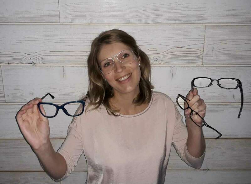 Depuis 2011, Antonie est la bonne humeur incarnée! Performante dans chaque domaine, c'est le sourire aux lèvres qu'elle vous accompagnera depuis le choix de vos montures jusqu'à la livraison de votre équipement.