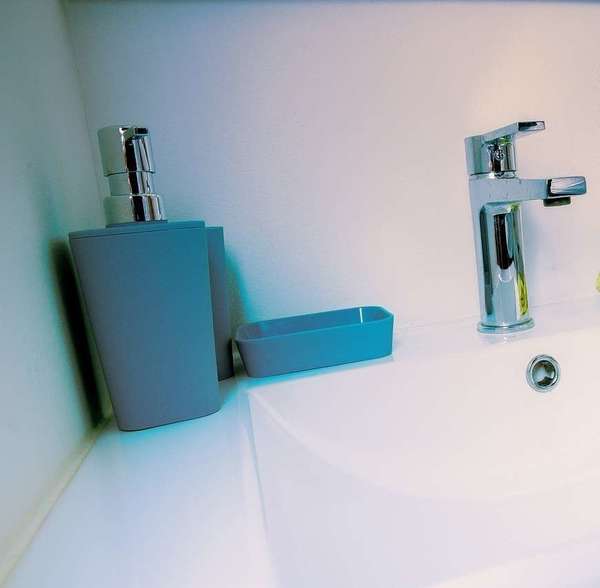 Gain de place Le lavabo intégré à la chasse d’eau Le blog du plombier