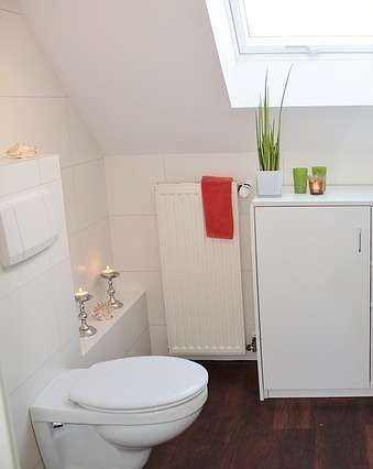 installation de toilettes Geberit à Paris