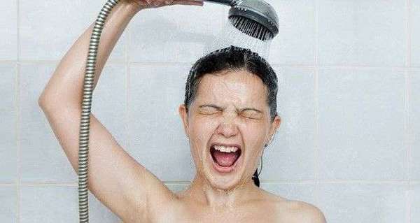 Comment fixer les températures de douche fluctuantes ?