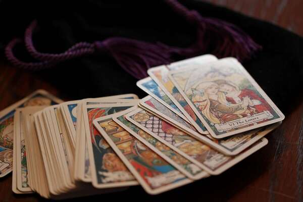 Image d'illustration de mon article de blog sur le theme du tarot