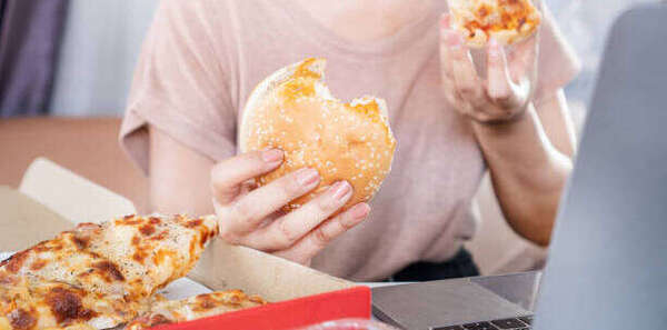 Le stress : un déclencheur puissant du grignotage