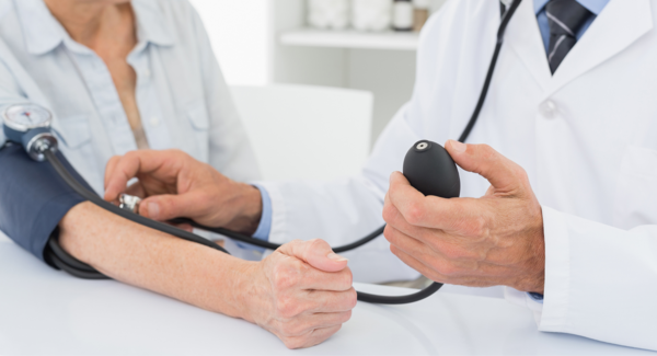 Stress et hypertension artérielle : comprendre le cercle vicieux pour mieux s’en libérer