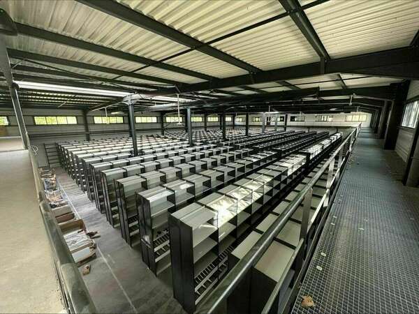 Du bois comme du métal - Immersion sur un de nos chantiers de montage de rayonnages