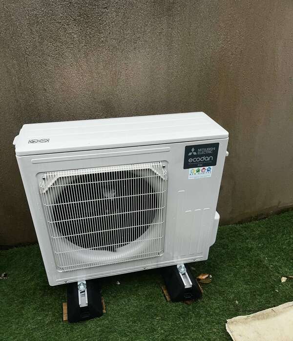 Nans les Pins - Pompe à chaleur AIR/EAU - Mitsubishi Electric