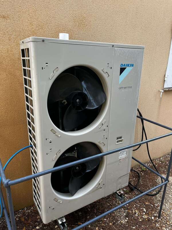 Saint Marc Jaumegarde (13100) - Pompe à chaleur AIR/EAU et climatisation réversible - entretien 