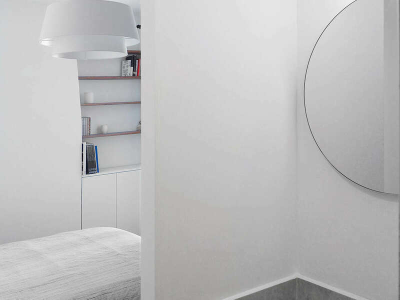 Coin chambre et accès salle de bain