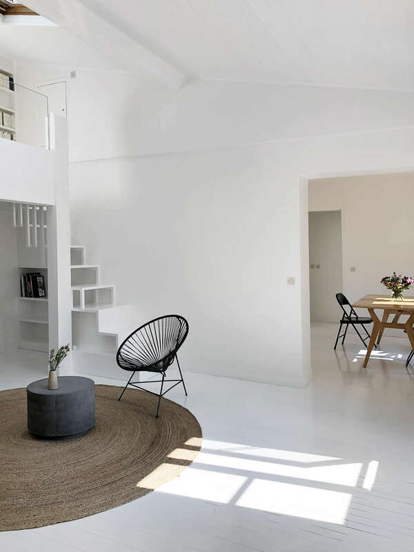 Aménagement Atypique sous les toits d'un immeuble à Paris (75008)