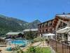 Complexe vacances Le Telemark avec piscine et chalets montagne