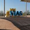 Lettres géantes Love Vias Méditerranée sur esplanade pavée
