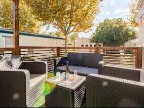 66c7c94a-eddf-466d-990e-c4545f1d828c_coin_apero