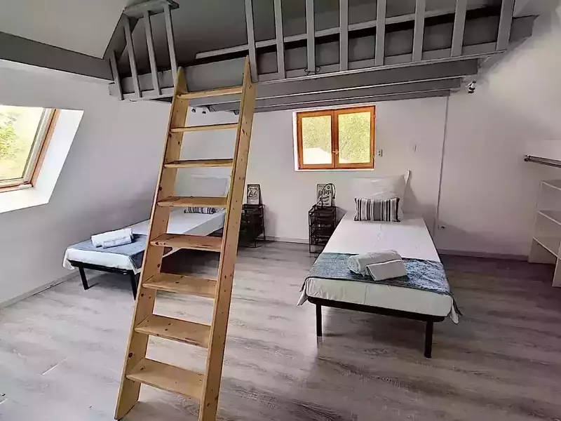 e5fbb046-1864-4db6-95b4-f913f419b28b