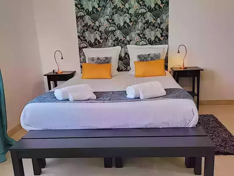 8ab15069-f392-4c51-b6bb-93638ce66e02