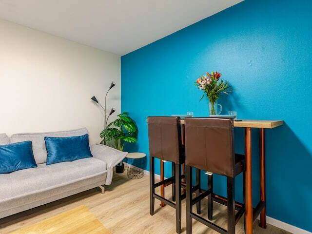 6eeb9887-967b-41b0-95bb-7c84358bf602