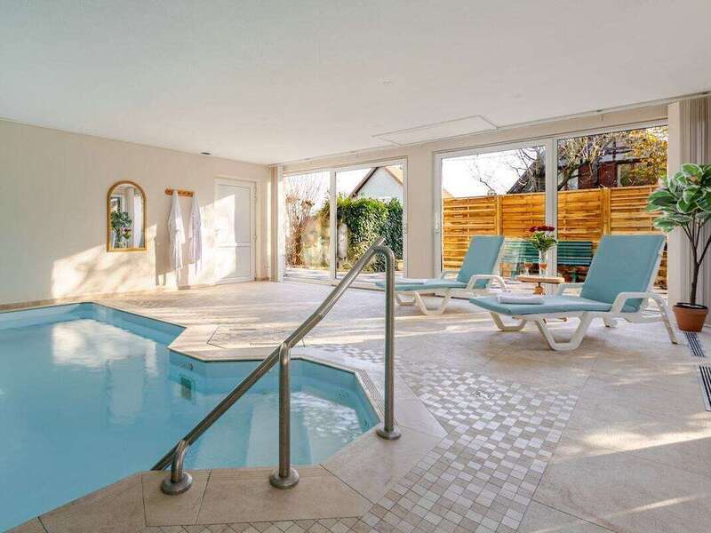 f0c3700e-c913-4dee-bc5c-81d8ccff8c76