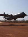 militaire en action avec dignité et équité