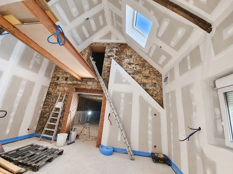 renovation_d_un_grenier_voute_lumineux