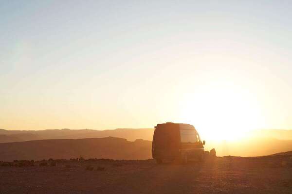 Errance, rupture et vie en camping-car : ce que j'entends sur la route