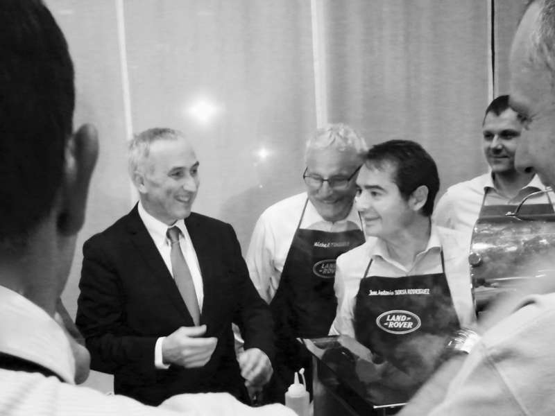 C2-cuisine-paris-cours-mobile-atelier-culinaire-show-team-building-animation-chef