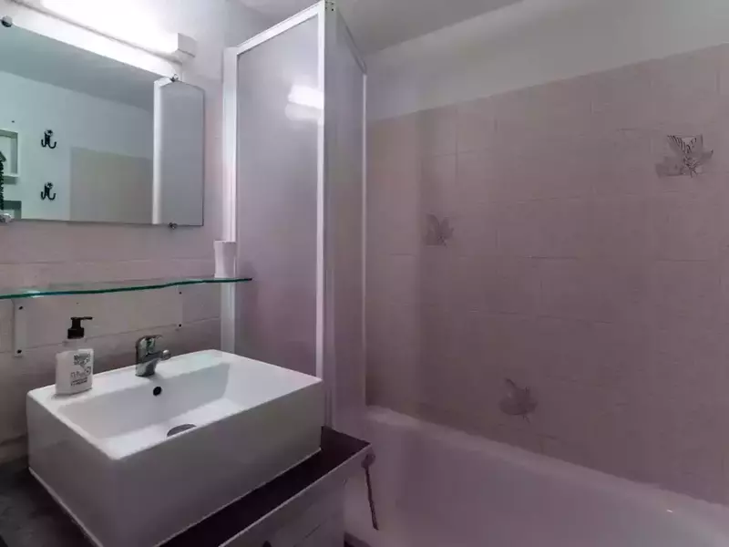 b9f82cd5-72e9-46d4-92fc-2417e6975e7e