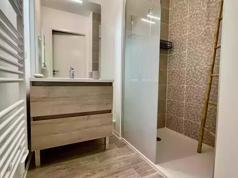 d5c27b83-5d54-46ff-b7c2-1db1e020b876