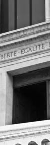 façade bâtiment justice liberté égalité fraternité inscrits